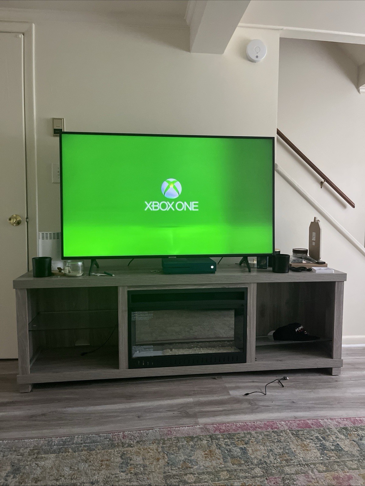 Xbox One Is With Wireless Bluetooth Headset And Gaming Controller ￼