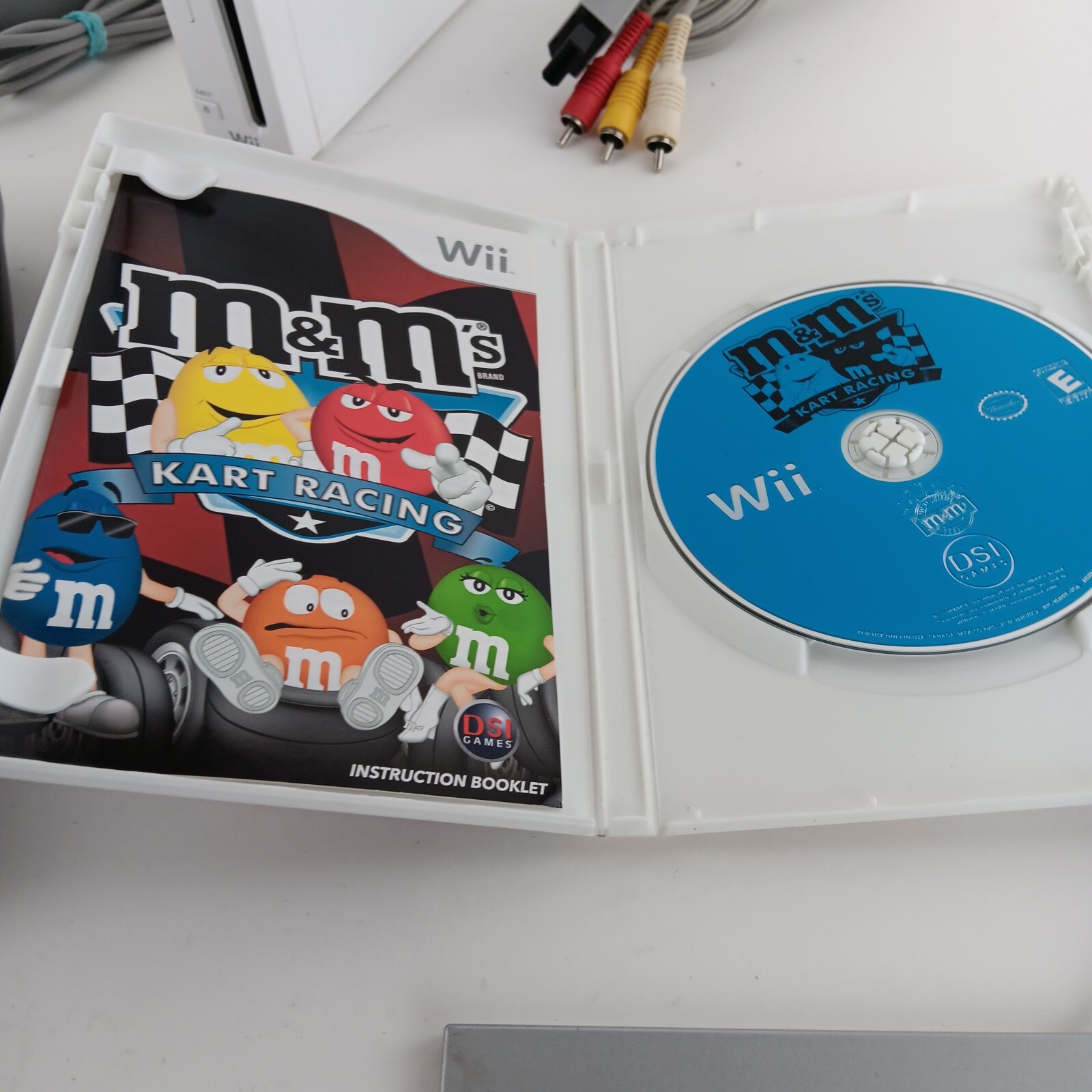 Wii Bundle 2 Game Cube Controlers, M&M Cart Racing. Worn Pad On 1 Right Toggle,