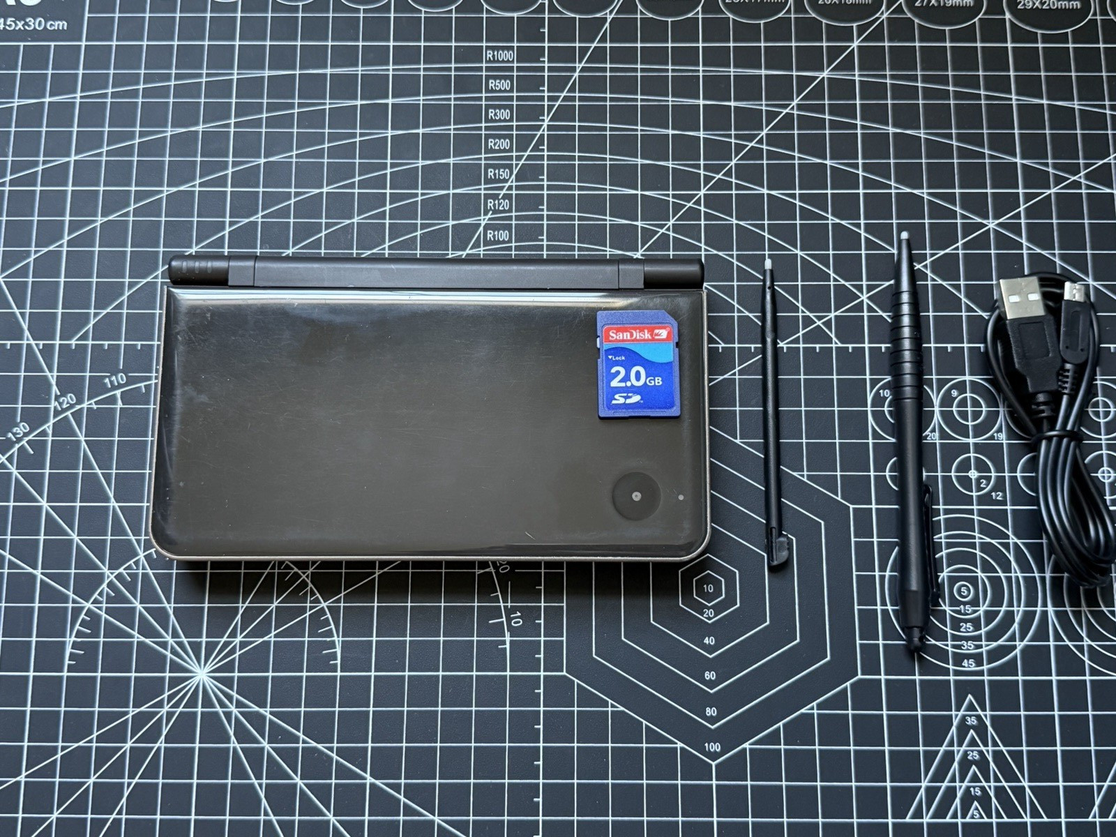 Nintendo DSi XL Bronze W/ 2GB SD Card – Run Eng Games 100% Tested *READ DESC
