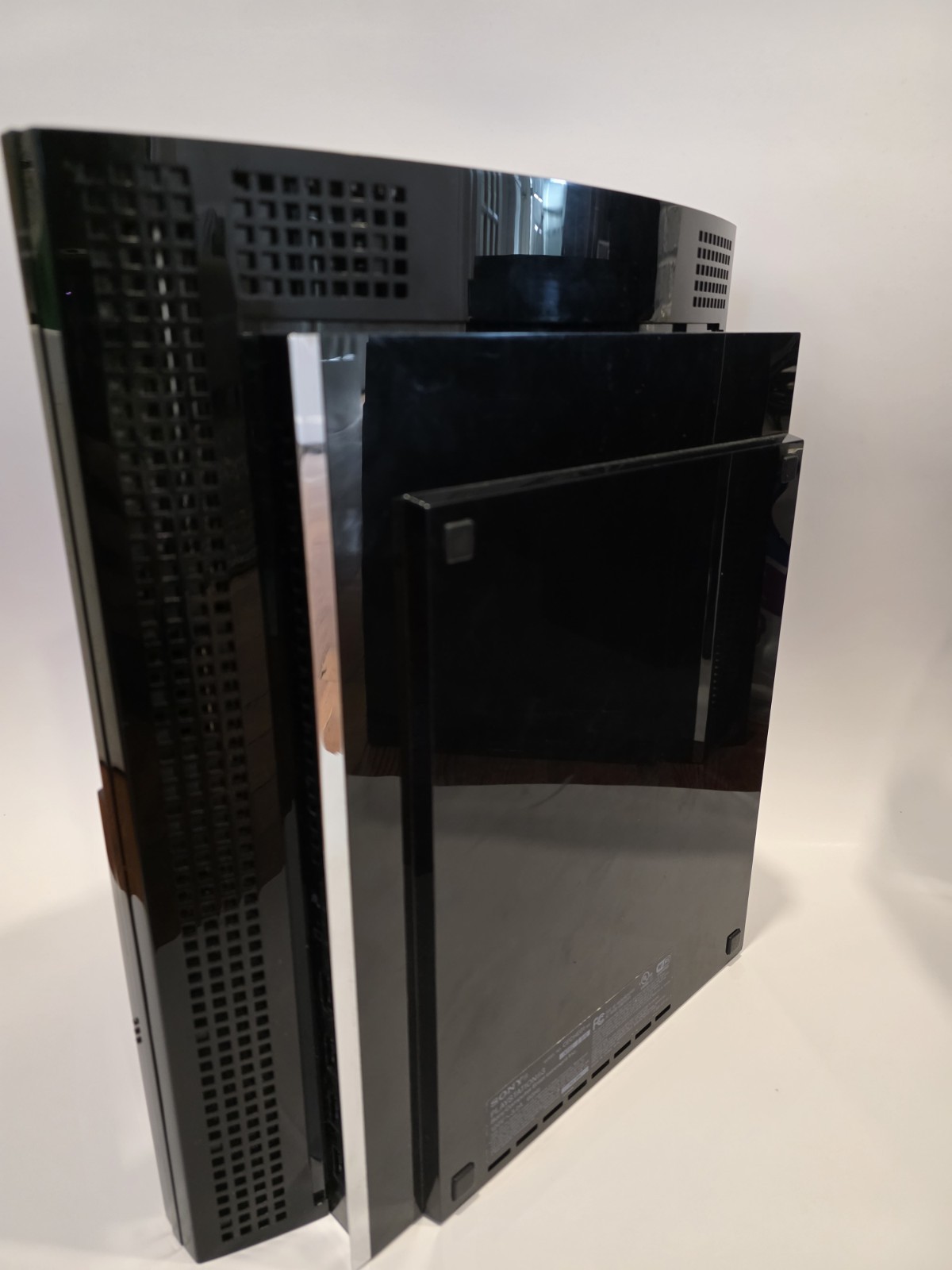 Sony PlayStation 3 Backwards Compatible (Yellow Light) (For Parts Or Repair)