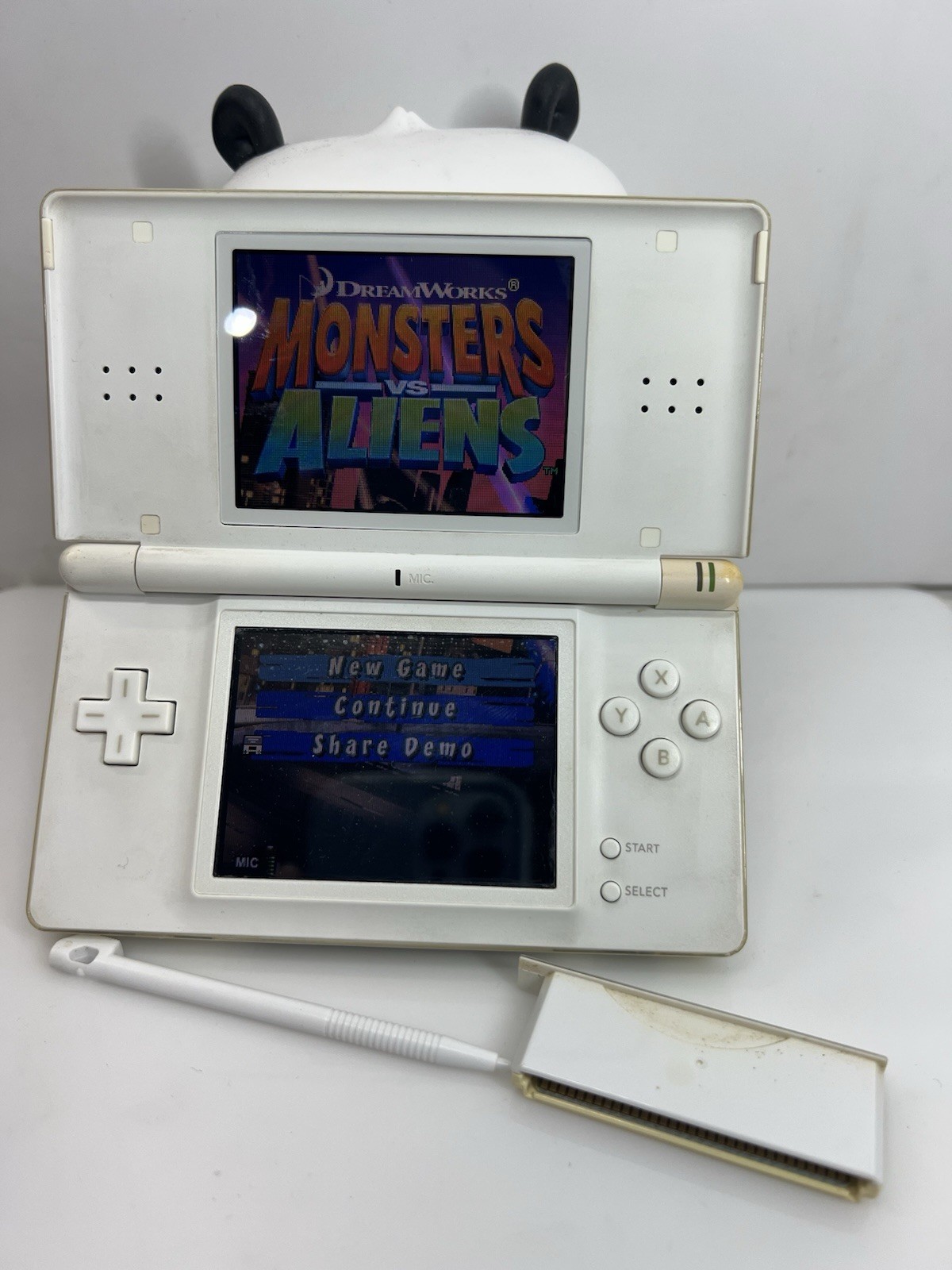 Nintendo DS LITE White! Fully Working! Region Free USA Seller! Clean Screens!