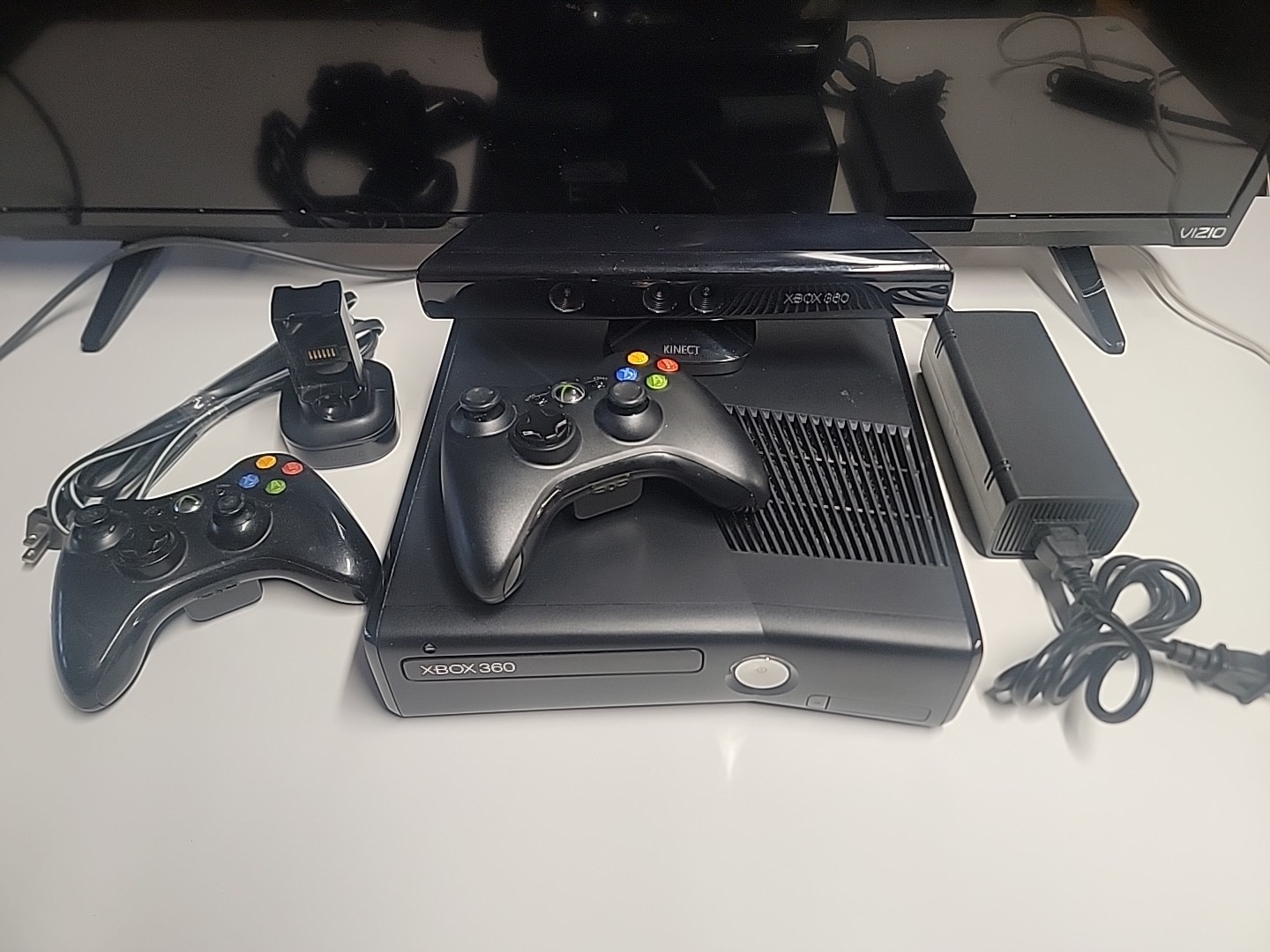 Microsoft Xbox 360 Kinect Bundle 250GB Matte Black Console