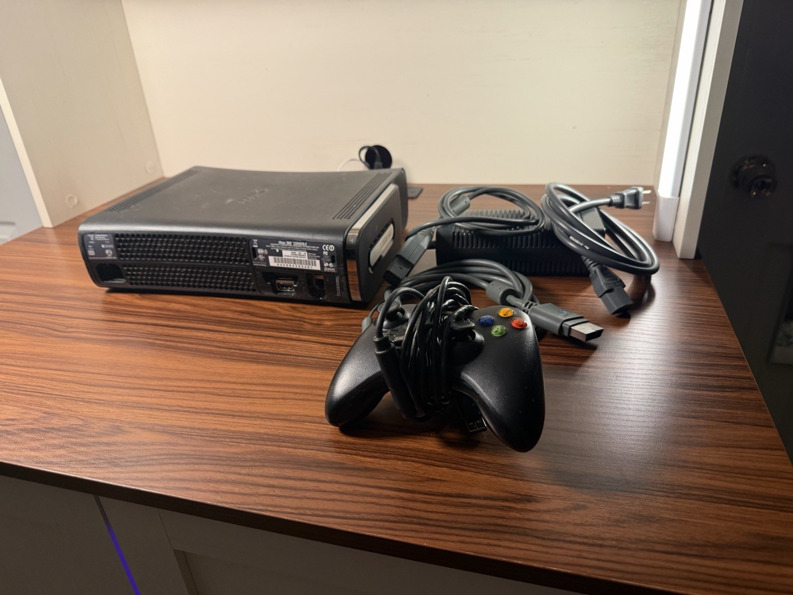 Xbox 360 120GB Black Console Bundle 1 Controller, Power Supply & AV Cable Tested