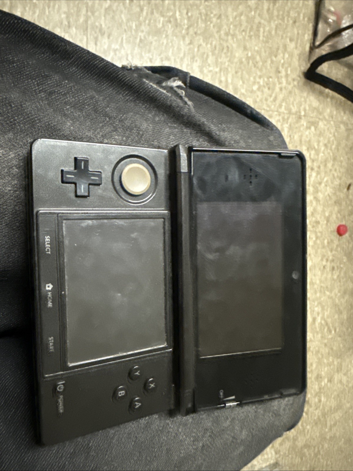 Nintendo 3DS 2GB Handheld System – Cosmo Black