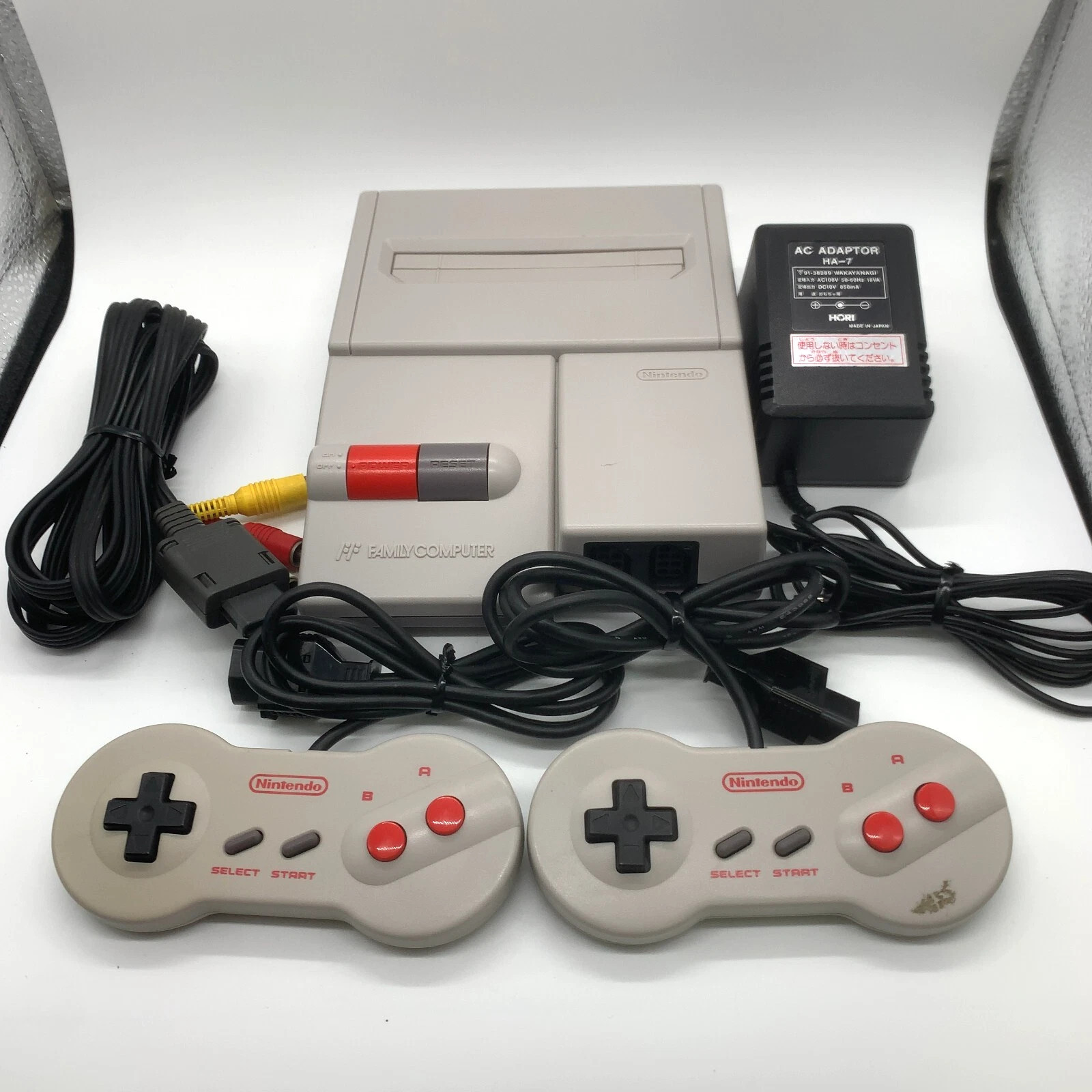 NEW FAMICOM AV Console System HVC-101 Nintendo Tested HN10019939 from japan