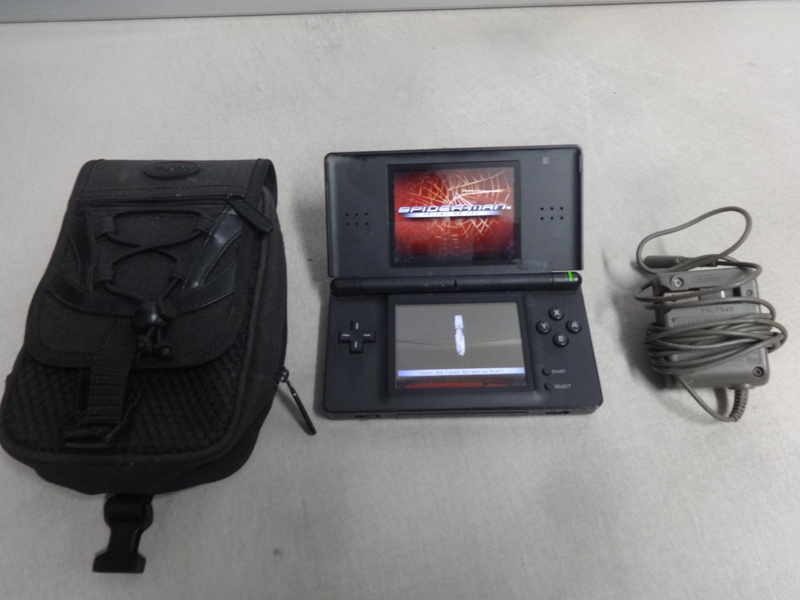 TESTED / WORKING Nintendo DS Lite Black Handheld System Console. See pictures