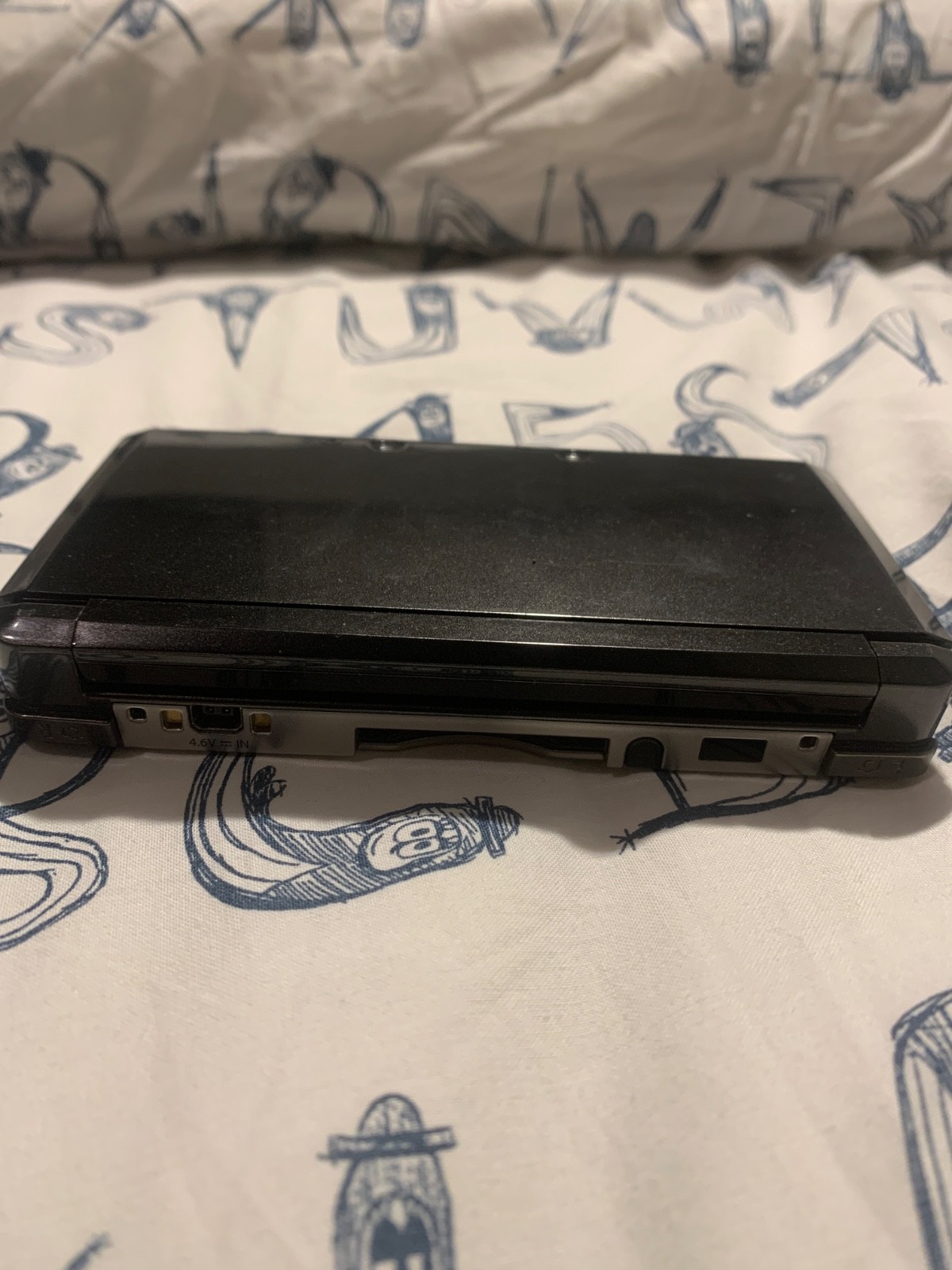 Nintendo 3DS 2GB Handheld System – Cosmo Black