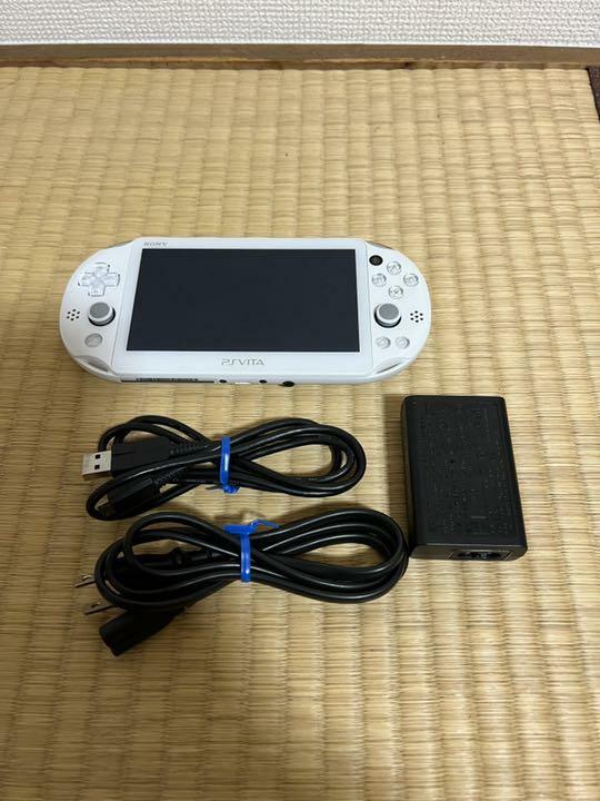 ​​PlayStation Vita PCH-2000 ZA12 Wi-Fi model White game Console charger set