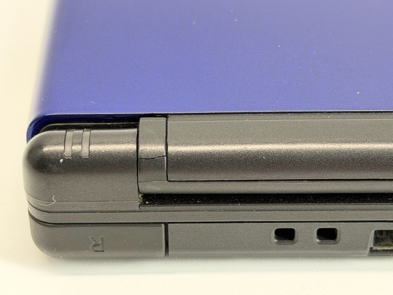 Nintendo DS Lite Blue/Black Handheld System Bundle *Cracked Hinge*