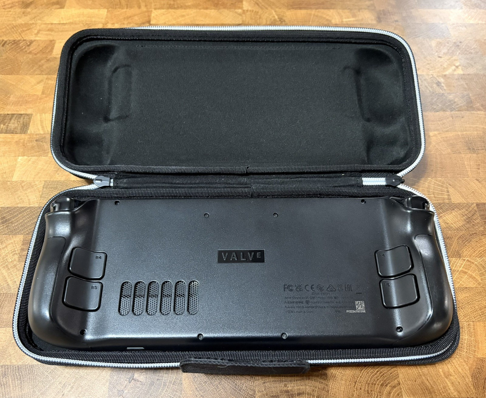 Valve Steam Deck 1TB OLED w/Case, Razor Dock and 512GB Micro SD