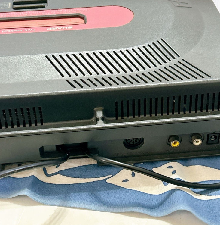 Sharp Twin Famicom console Black AN-500B Opertion Confirmed From Japan