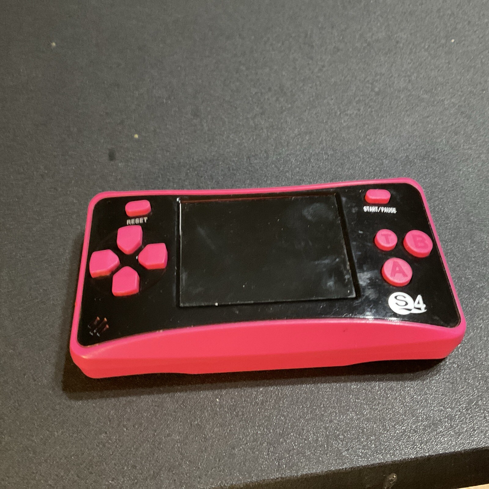 Retro Handheld Game Console, 182 in 1 Video Games Console 2.5″ Screen Handheld G