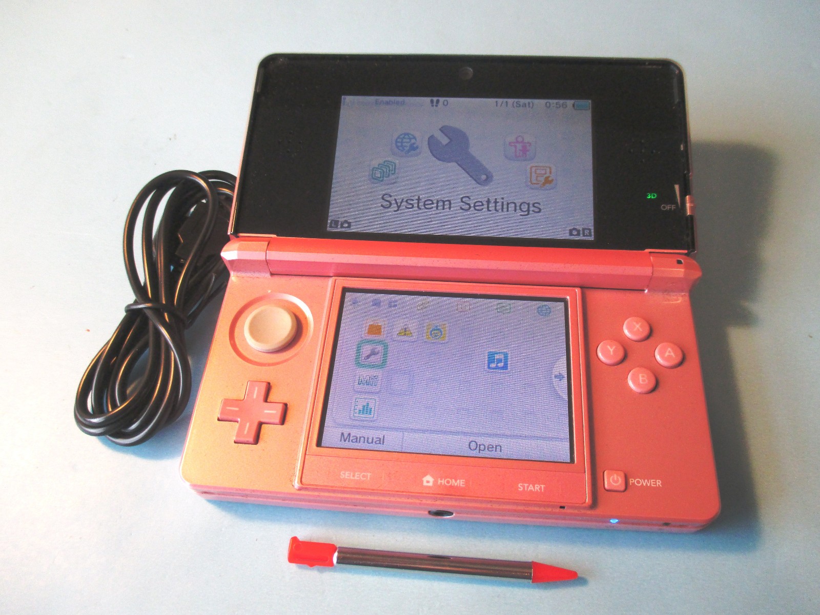 Nintendo 3DS Pearl Pink System w/Charger