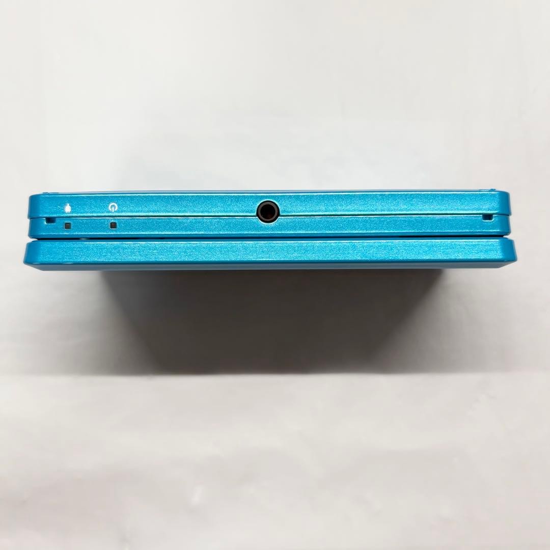 LCD in excellent condition Nintendo 3DS Light Blue genuine charger confirmed to