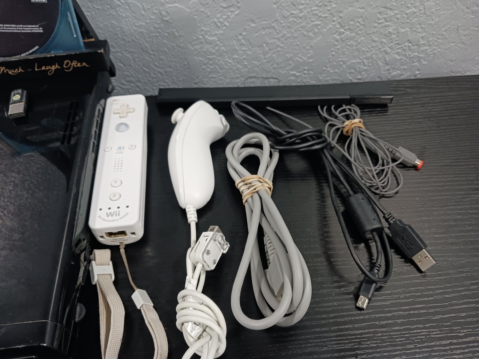 Nintendo Wii U 32GB Black – 3 OEM Pro Controllers, Mario Kart 8 & Minecraft