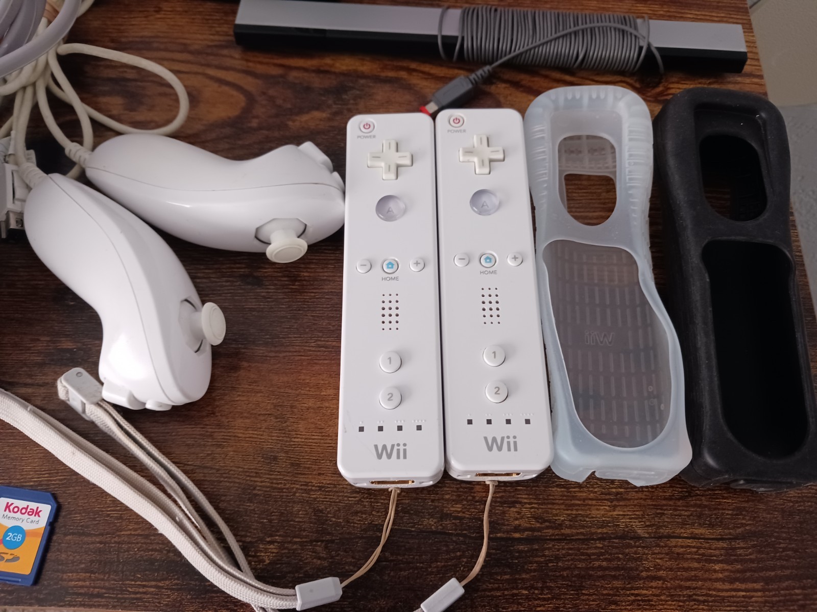 Nintendo Wii Console Bundle (RVL-001) ●Wii Sports Resort ●GameCube ●Zelda Link