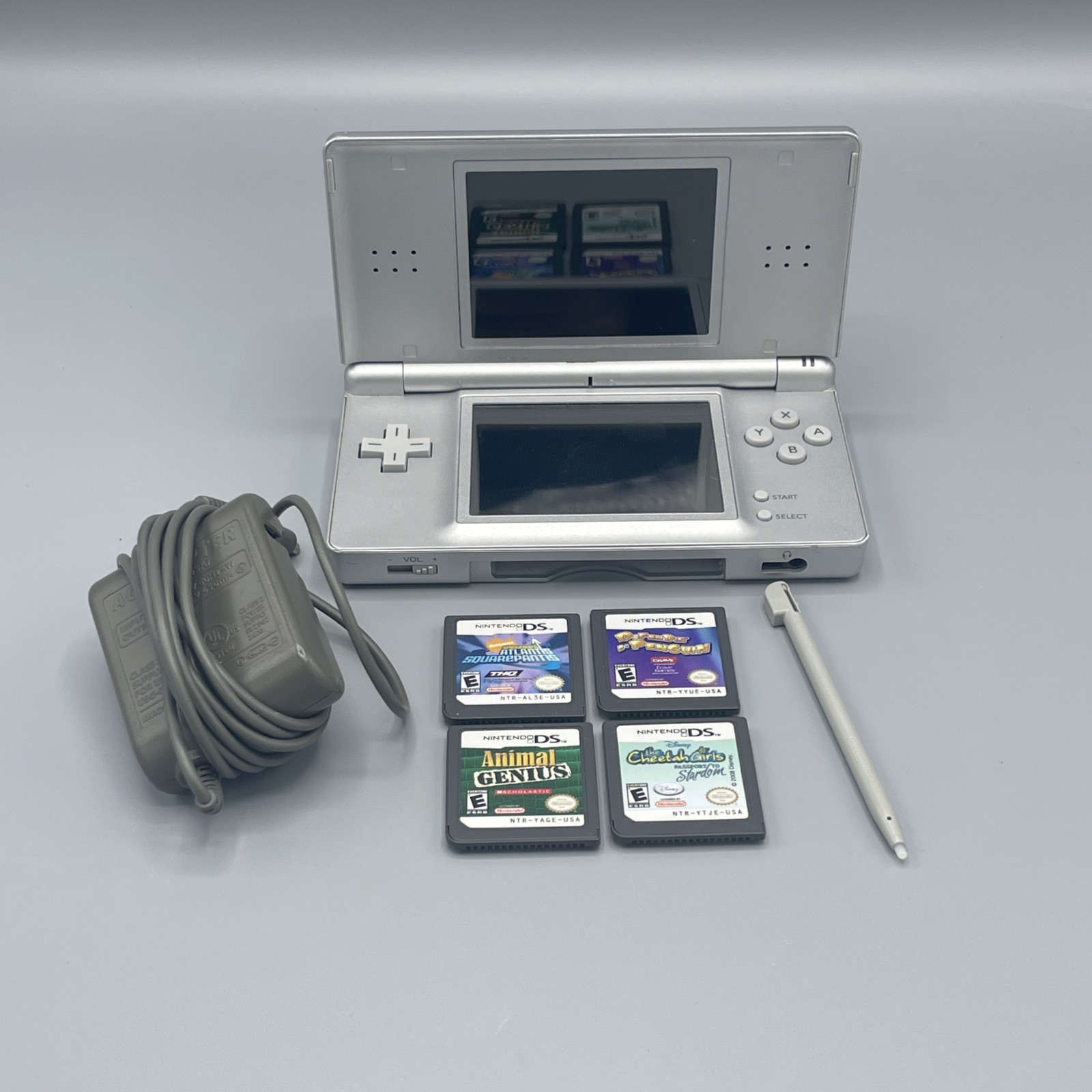 Nintendo DS Lite Silver Handheld Console Touch Screen Bundle W Games Charger
