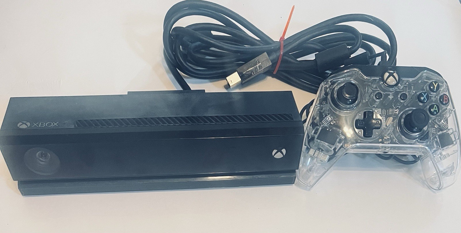 XBOX One Console- Black, 780gb, One wired controller, and Kinect – Used, No Box)