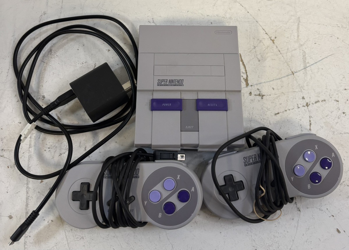 NINTENDO SUPER NINTENDO – CLV201 CONSOLE (P15028290)