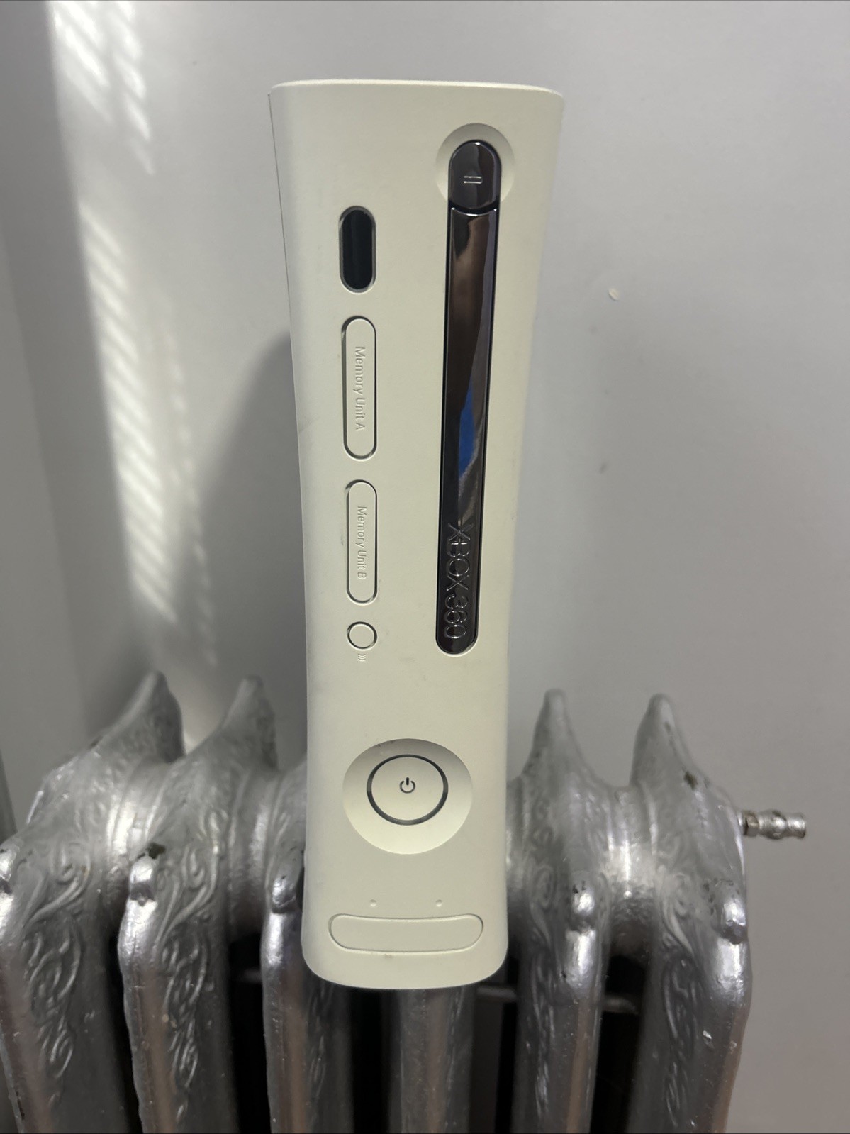 Microsoft Xbox 360 White Console Gaming System. Missing Power Cord