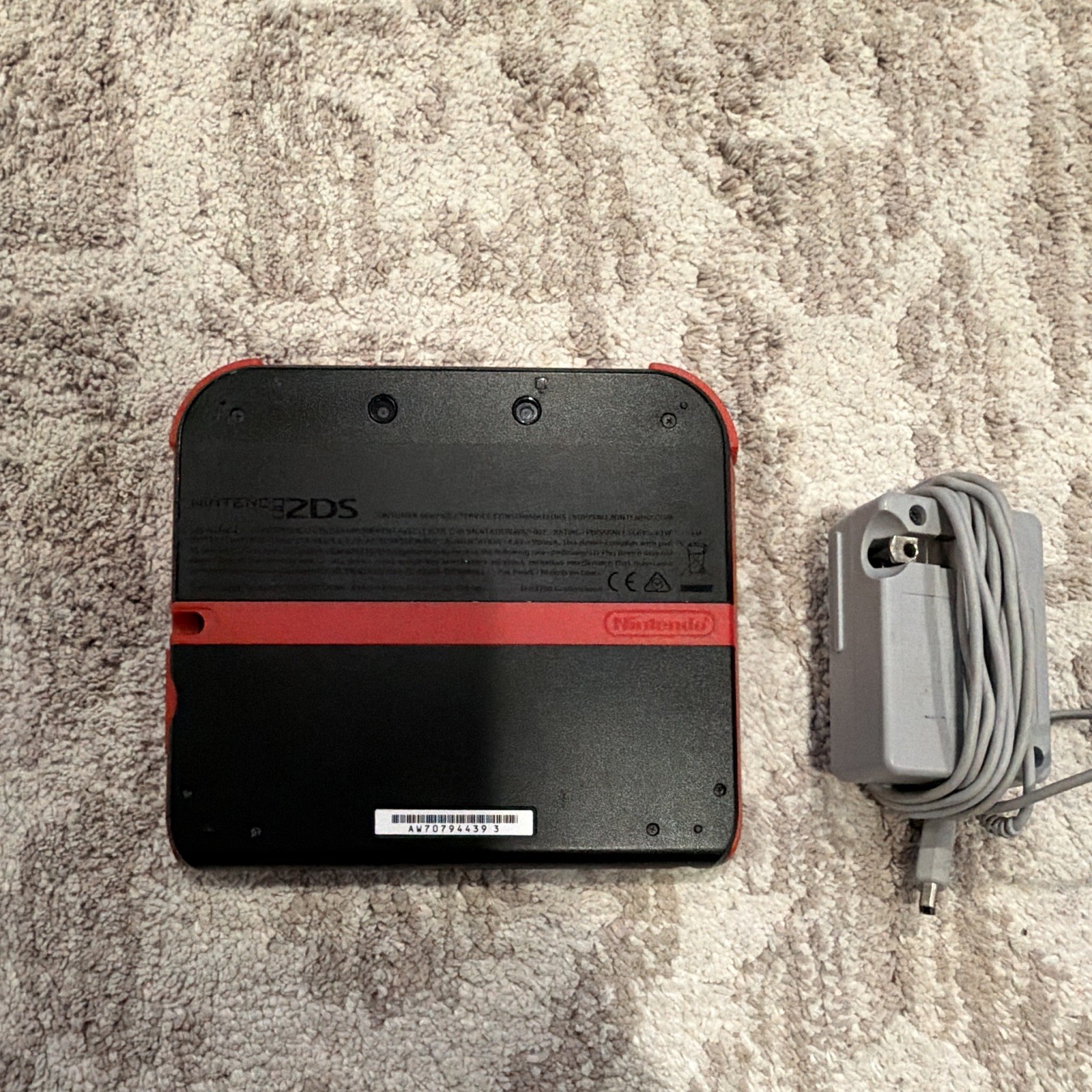 Nintendo 2DS Handheld Console Black/Red Wi-Fi 4GB Region Free w/ Charger