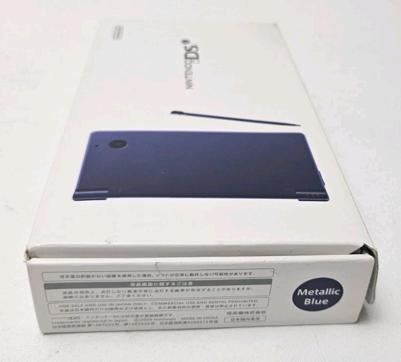 Nintendo DSi – Metallic Blue Complete In Box w/ Charger Stylus Inserts Japanese