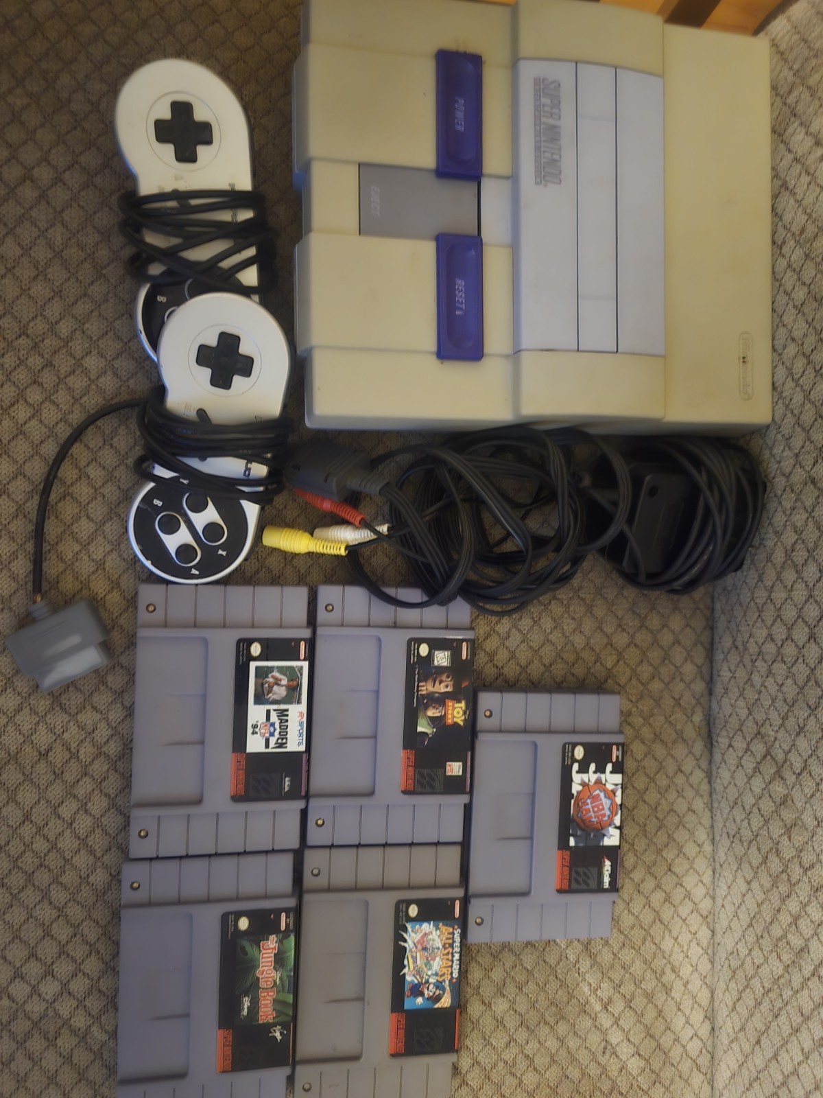 Original Super Nintendo (SNES) Console Bundle+ 2 Controllers + Cables 5 Games