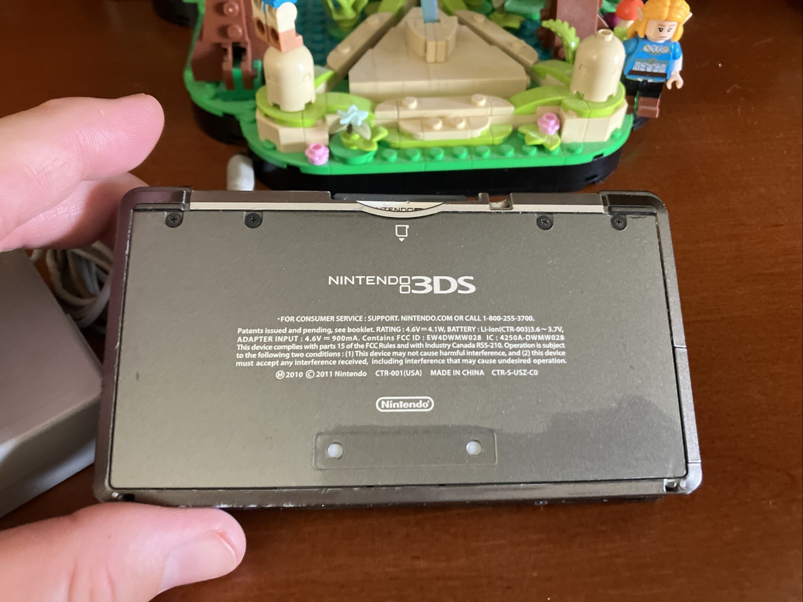 Nintendo 3DS Black CTR-001 Game System Console w/ Charger