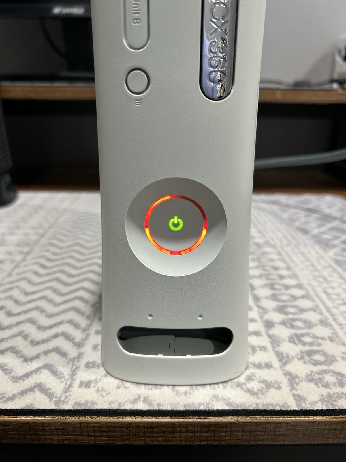 Microsoft Xbox 360 Pro 20GB Console – Matte White