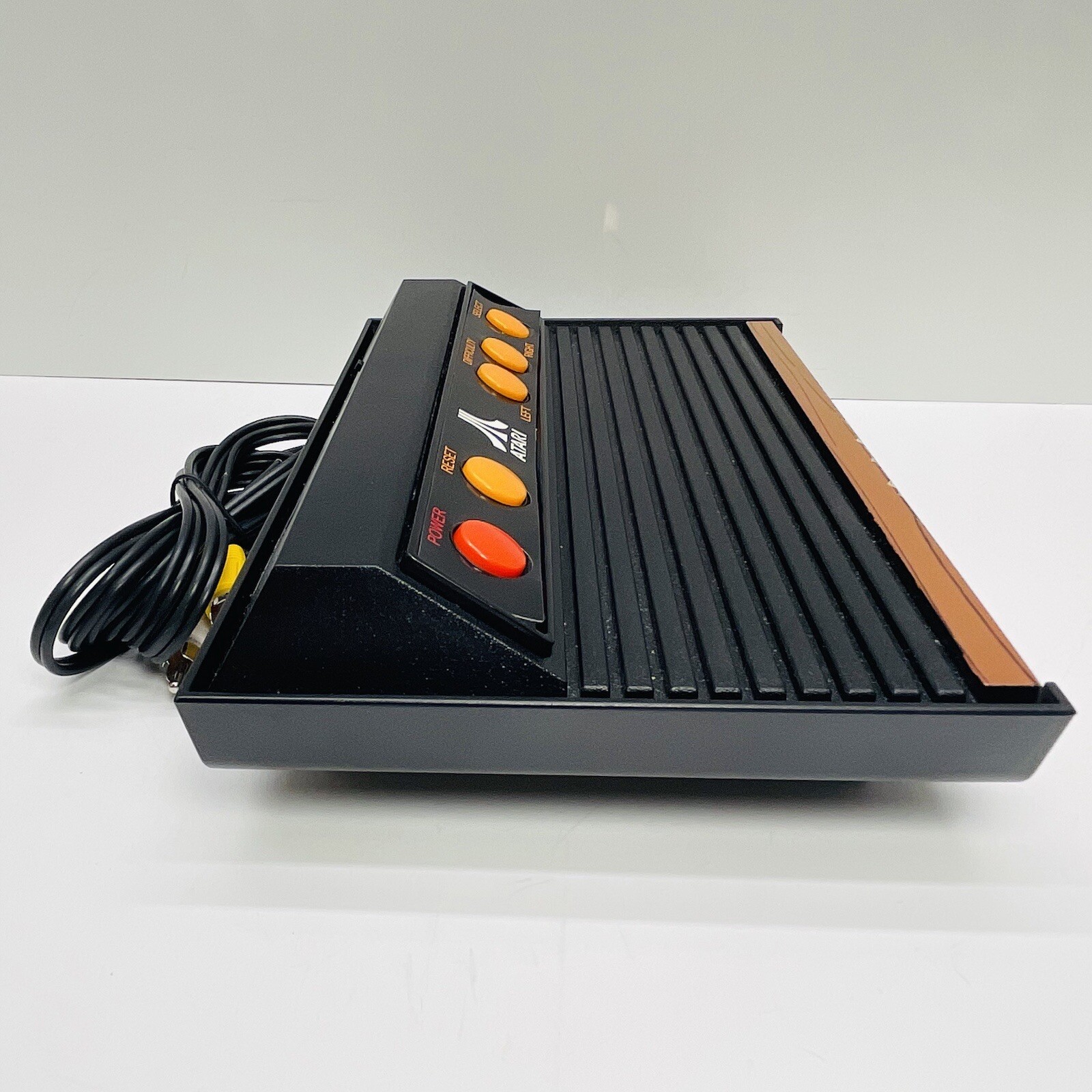 ATARI Flashback 2 Classic Game Console 40 Built-In Games CLEAN & TESTED WORKING