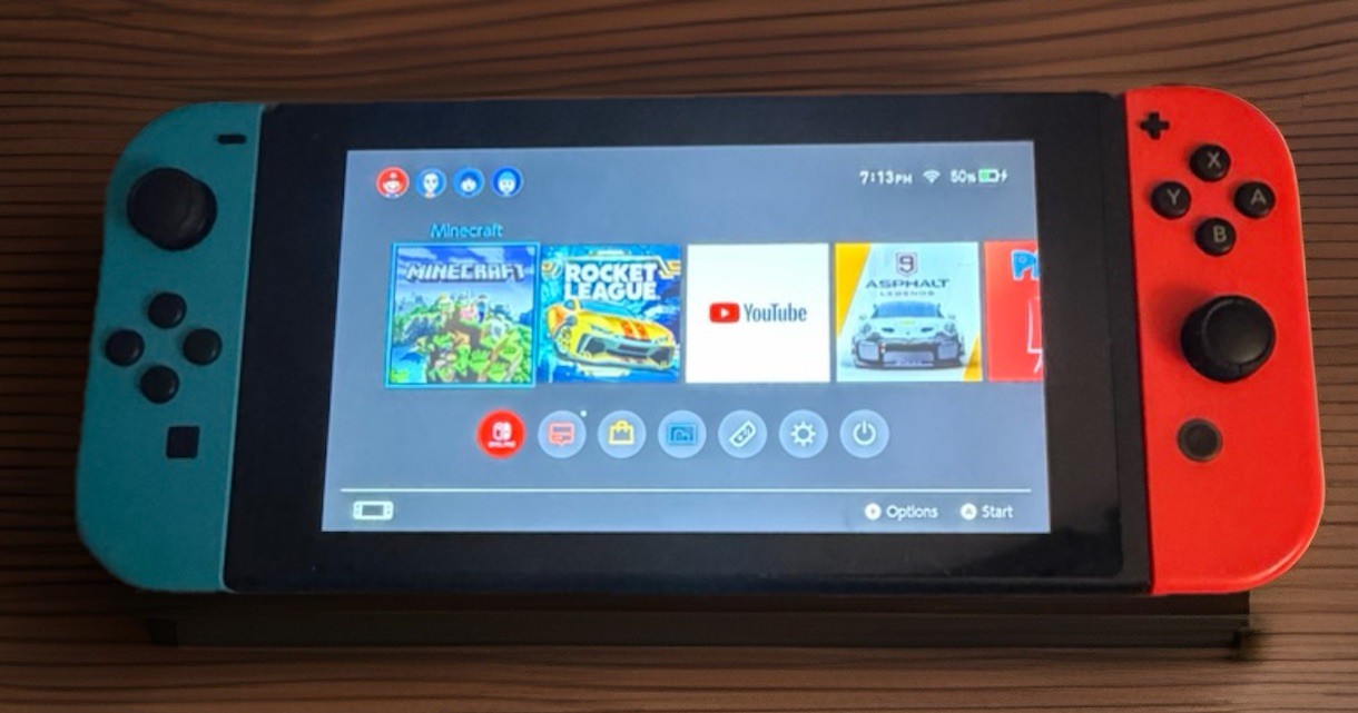 EUC! Nintendo Switch Bundle HAC-001 Handheld Video Game Console 32GB And Case