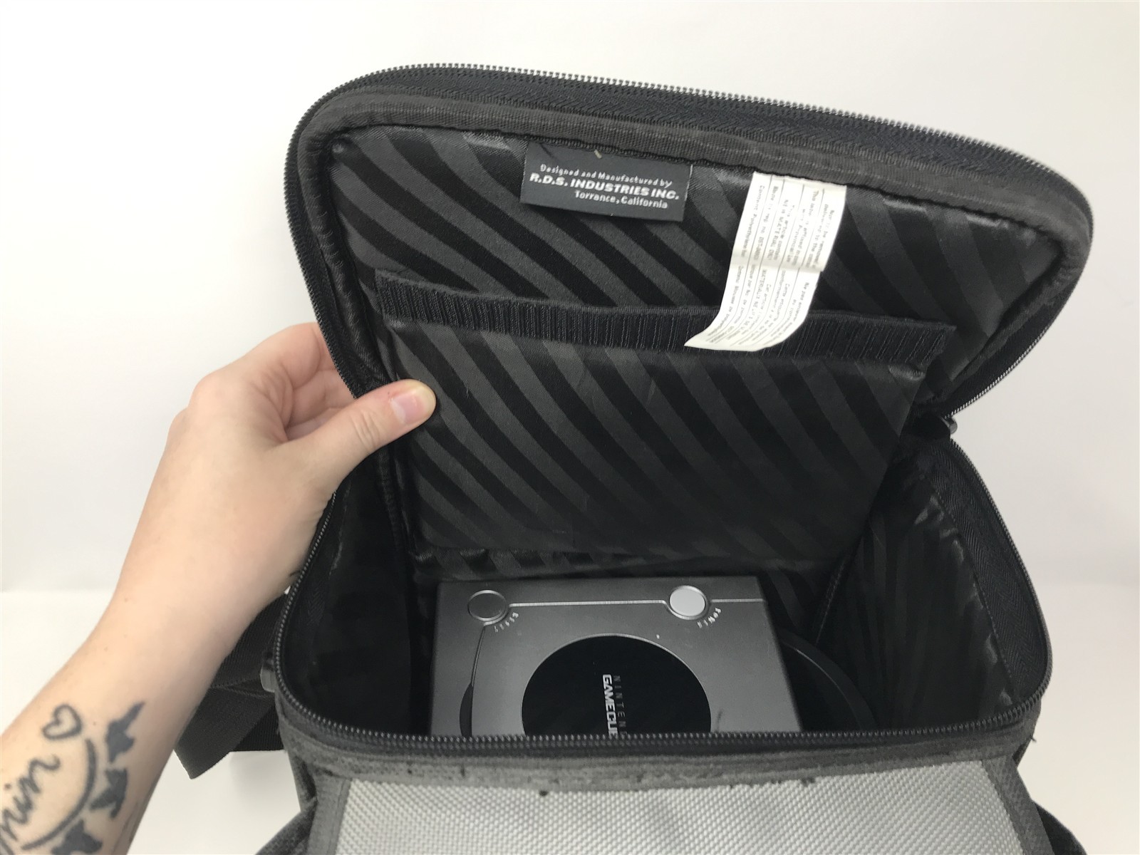Minty Nintendo Gamecube Platinum System with Official Travel Bag DOL-101(USA)