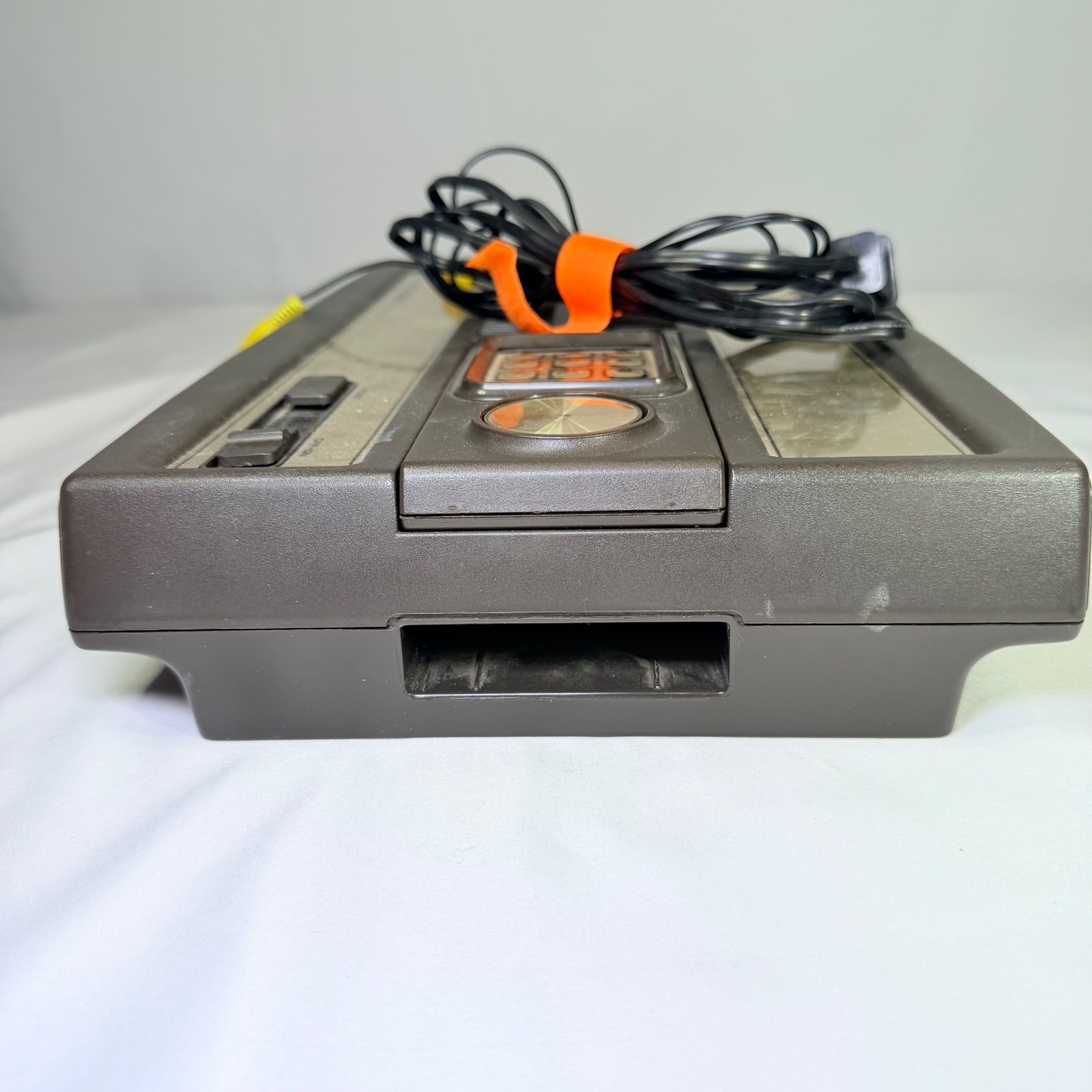 Mattel Electronics Intellivision Model 2609 Vintage Video Game Console Woodgrain