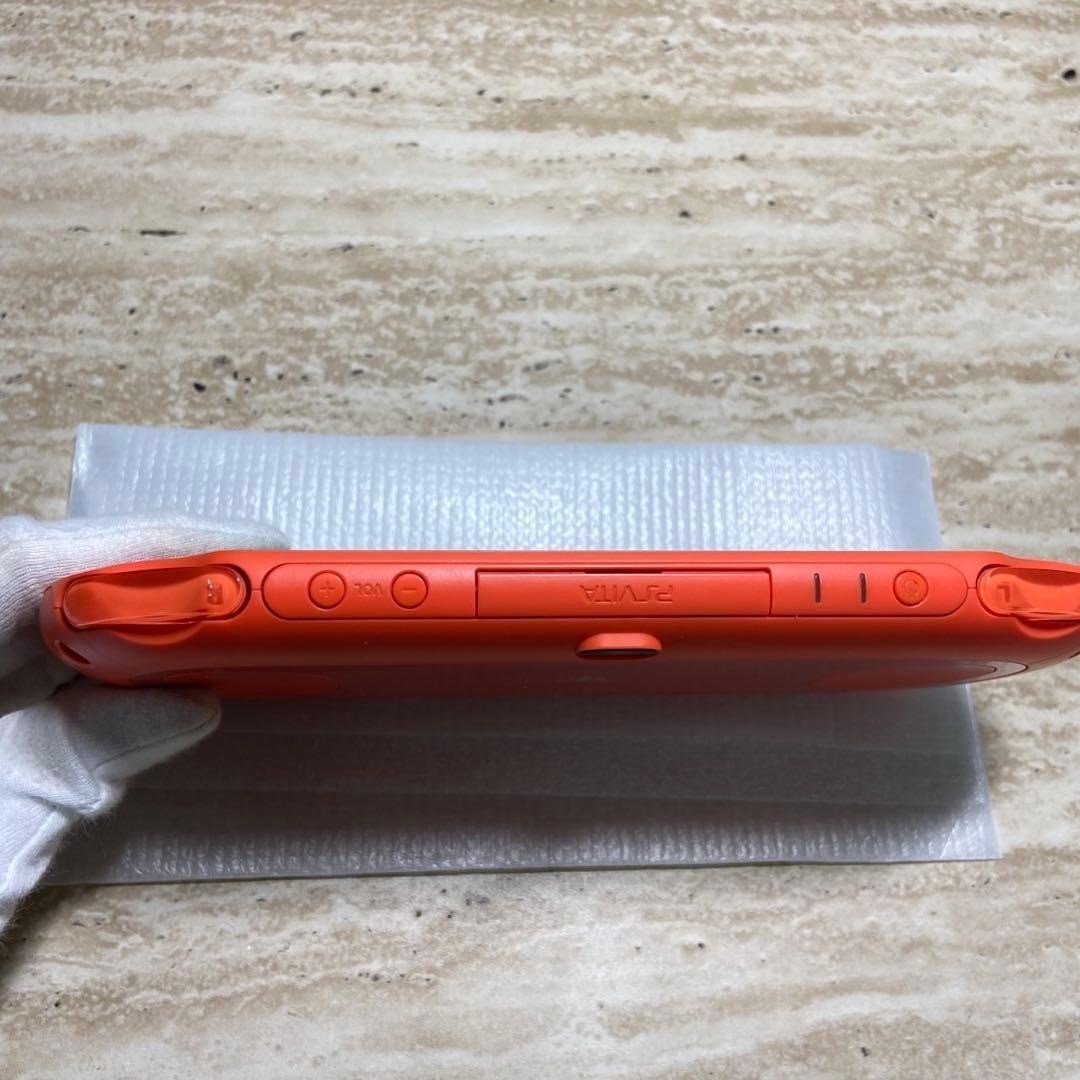 PS Vita PCH-2000 Neon Orange Complete in Box Near Mint Condition 7041