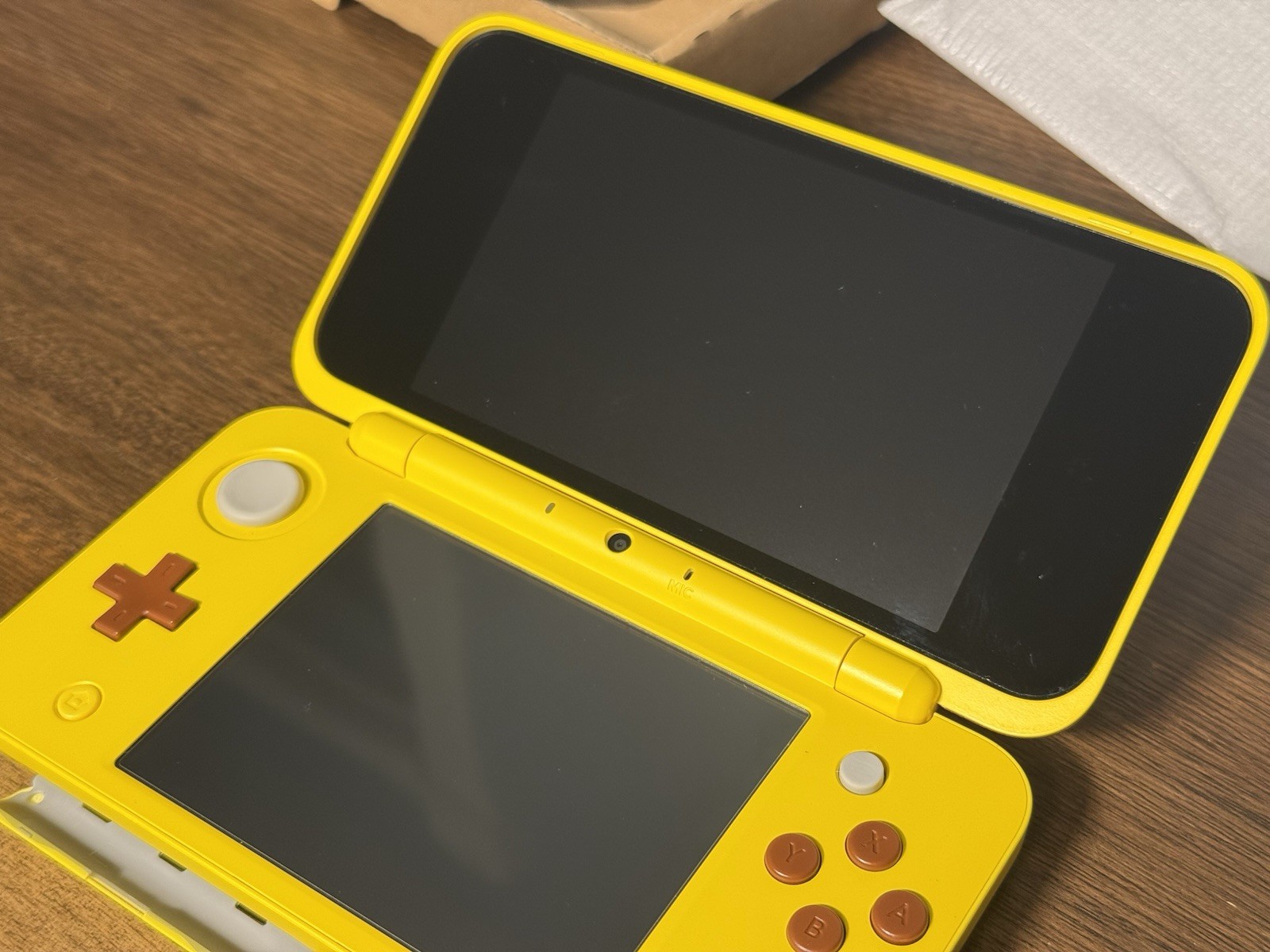 Nintendo New 2DS LL Pikachu Edition Pokemon Center Limited Complete Japan