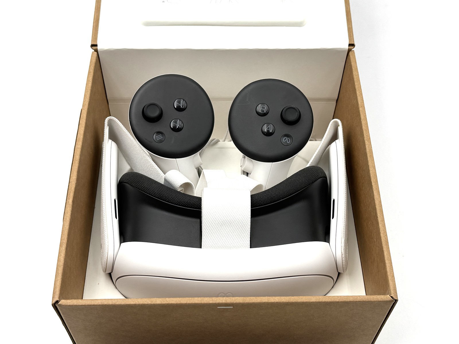 Meta Quest 3 – Breakthrough Mixed Reality Headset – 512GB – White – 899-00652-01
