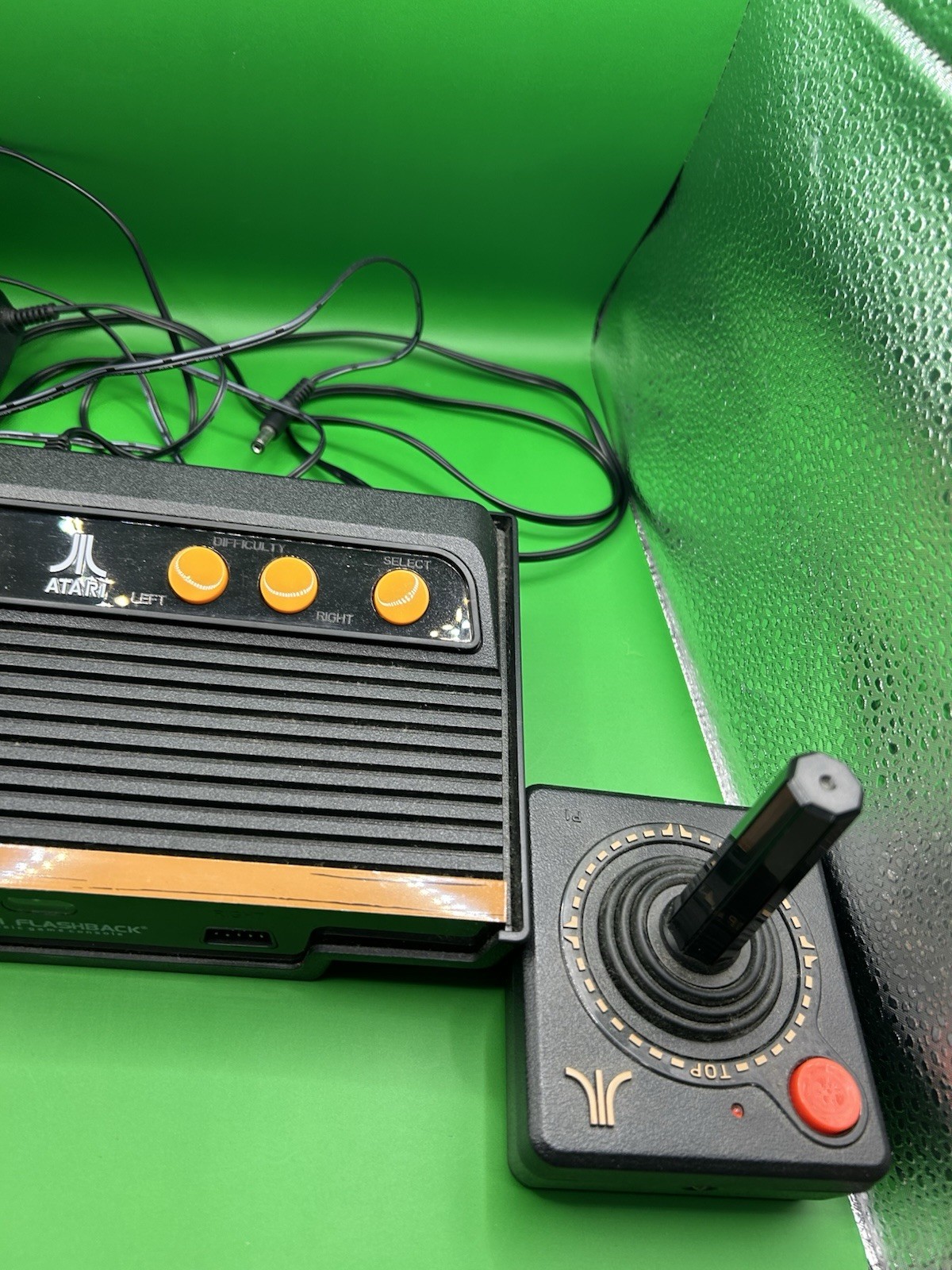Atari Flashback 2 Classic Console w/2 Controllers 40 Built-In Games
