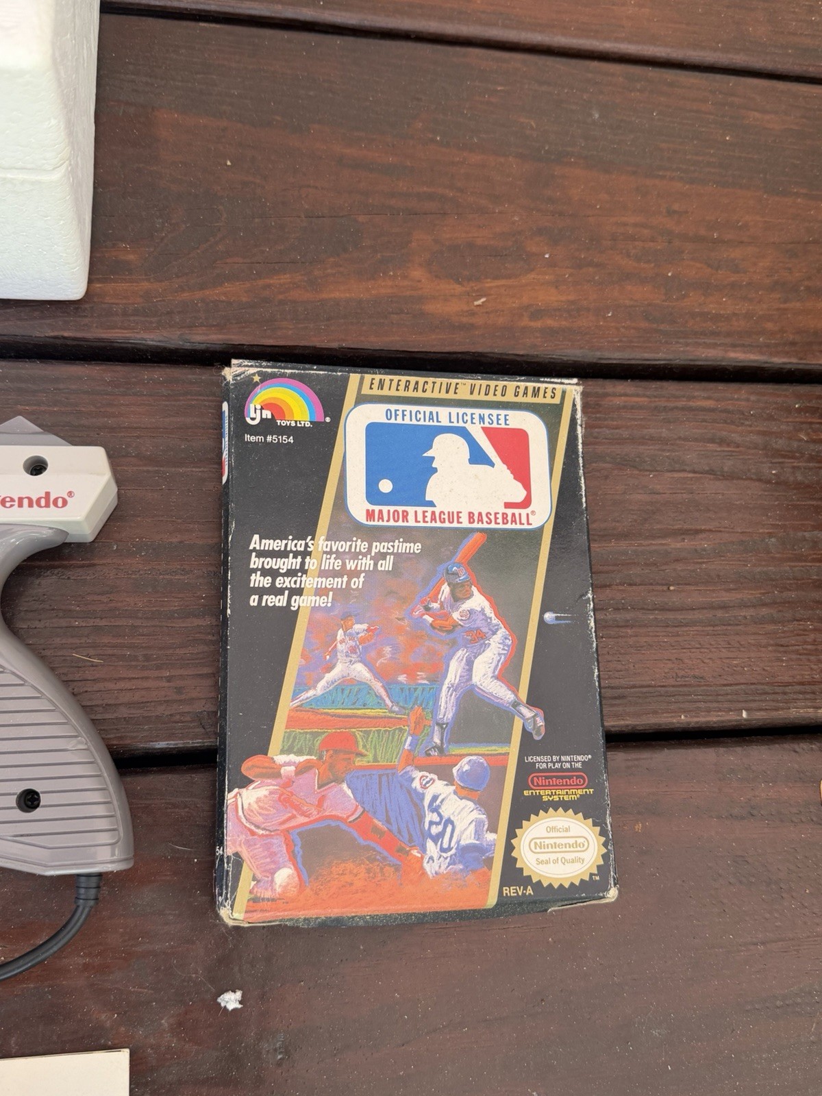 1988 Nintendo NES Action Set Console w/ Box-Controllers-Gun-Adv Remote & 7 Games