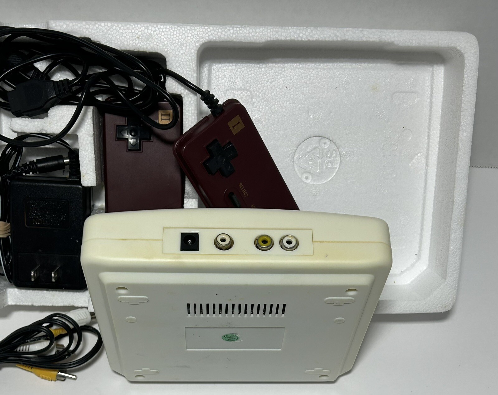 Nintendo Famicom (clone) Fami-Comfort Console W/games