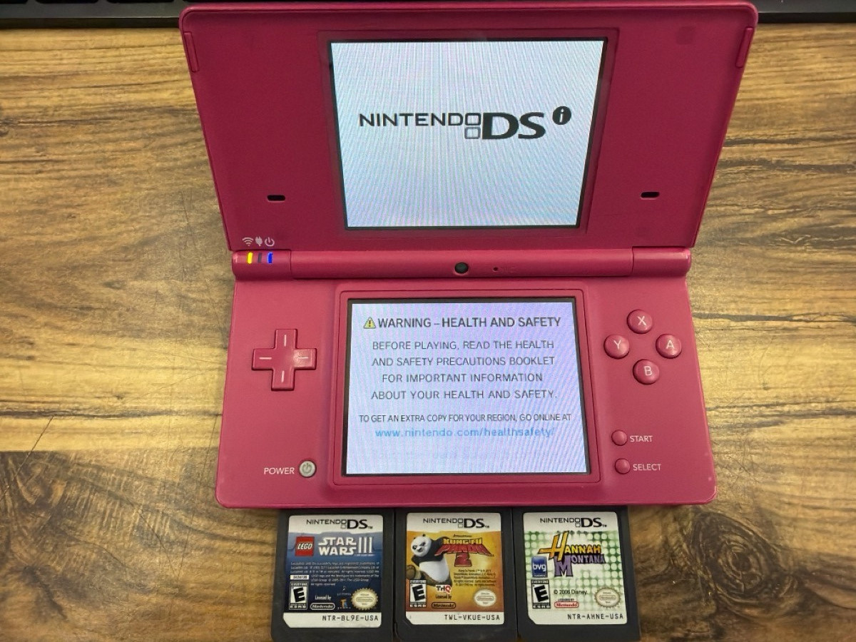 NINTENDO DSI – HANDHELD GAME CONSOLE – TWL-001 w/3 games (CJL007525)