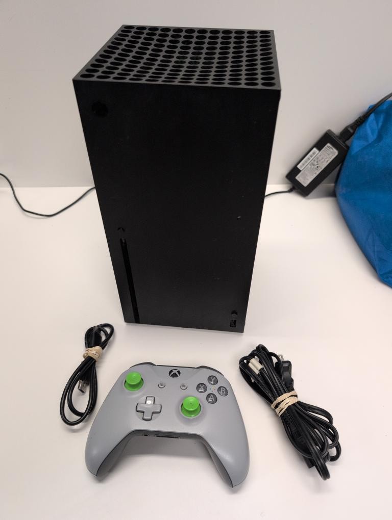 Microsoft Xbox Series X 1tb with Controller and Cables (P08035509)
