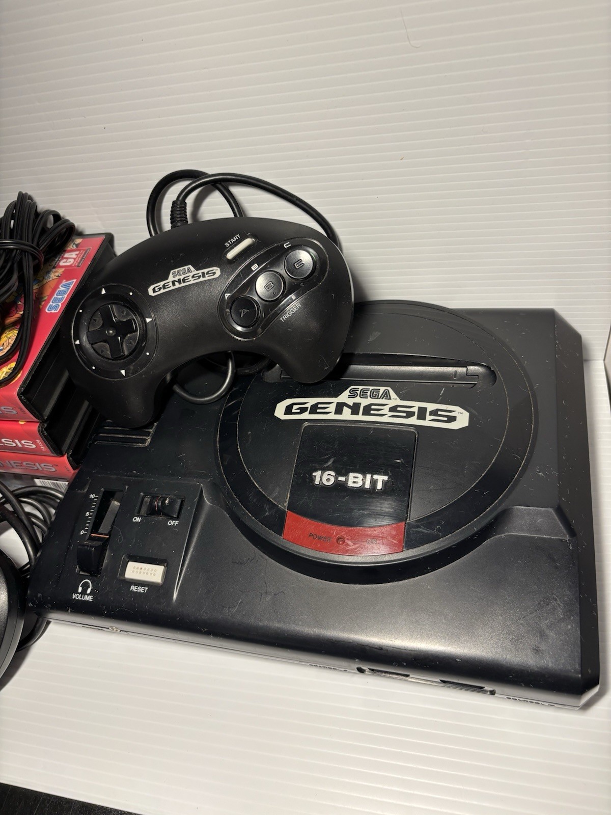 Sega Genesis System Model 1 Console Bundle 4 Games Sonic & etc