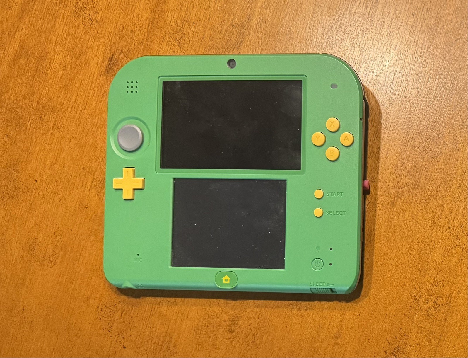Nintendo 2DS “Legend of Zelda” Console and Charge No game or stylus included