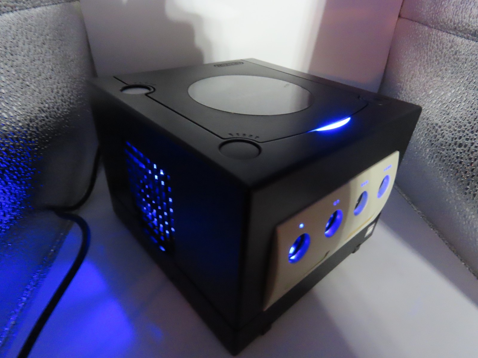Nintendo GameCube BLUE LED Light Mod Modification Kit – Fan, main LED and ports