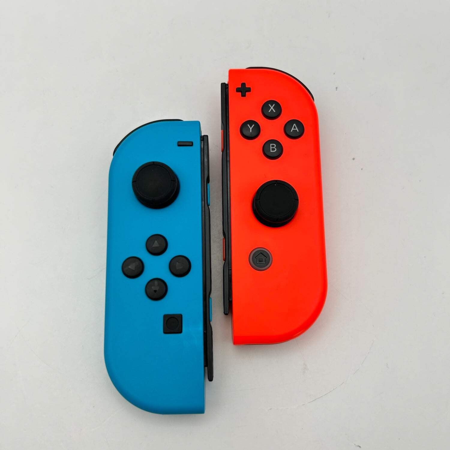 Nintendo Switch v2 Console Gaming System HAC-001(-01) Red/Blue
