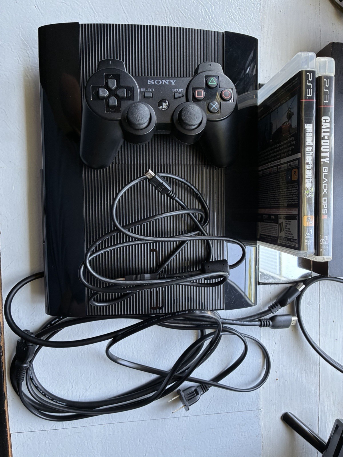 Sony PlayStation 3 Slim 500GB Black + 2 Games + Defective Controller