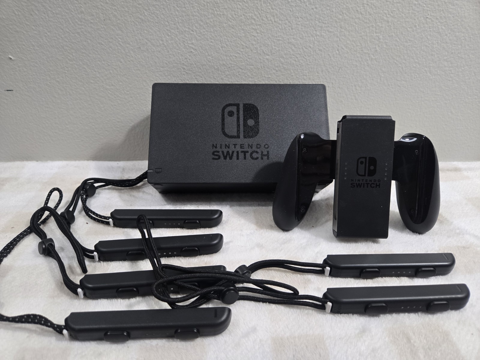 Nintendo Switch HDMI Wi-Fi NTSC-U/C Dock Grip Straps Black