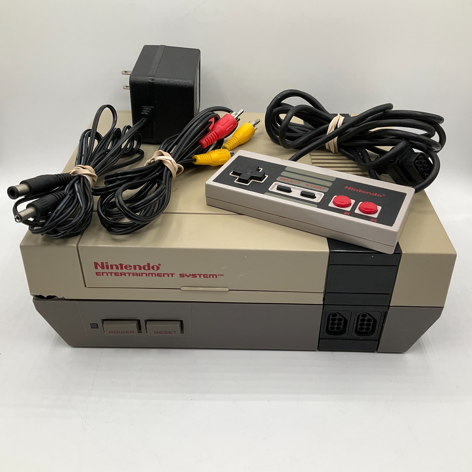 Nintendo Entertainment System NES NES-001 Console with Controller Tested Works