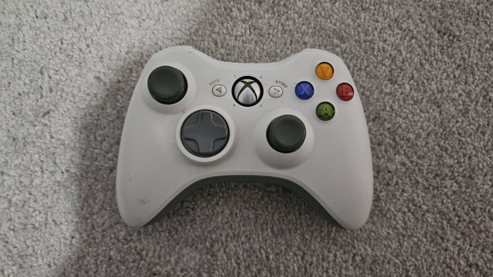 Microsoft Xbox 360 60GB – White (READ DESC)