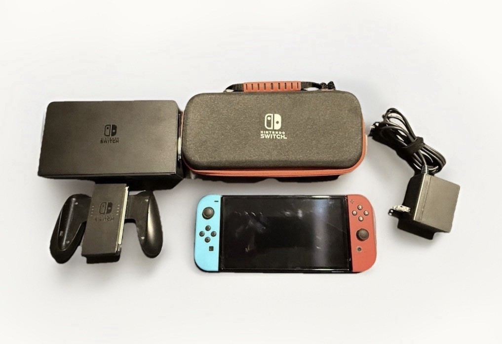 Nintendo Switch OLED HEG-001 64GB Console +Extras Controller 128GB MicroSD Case